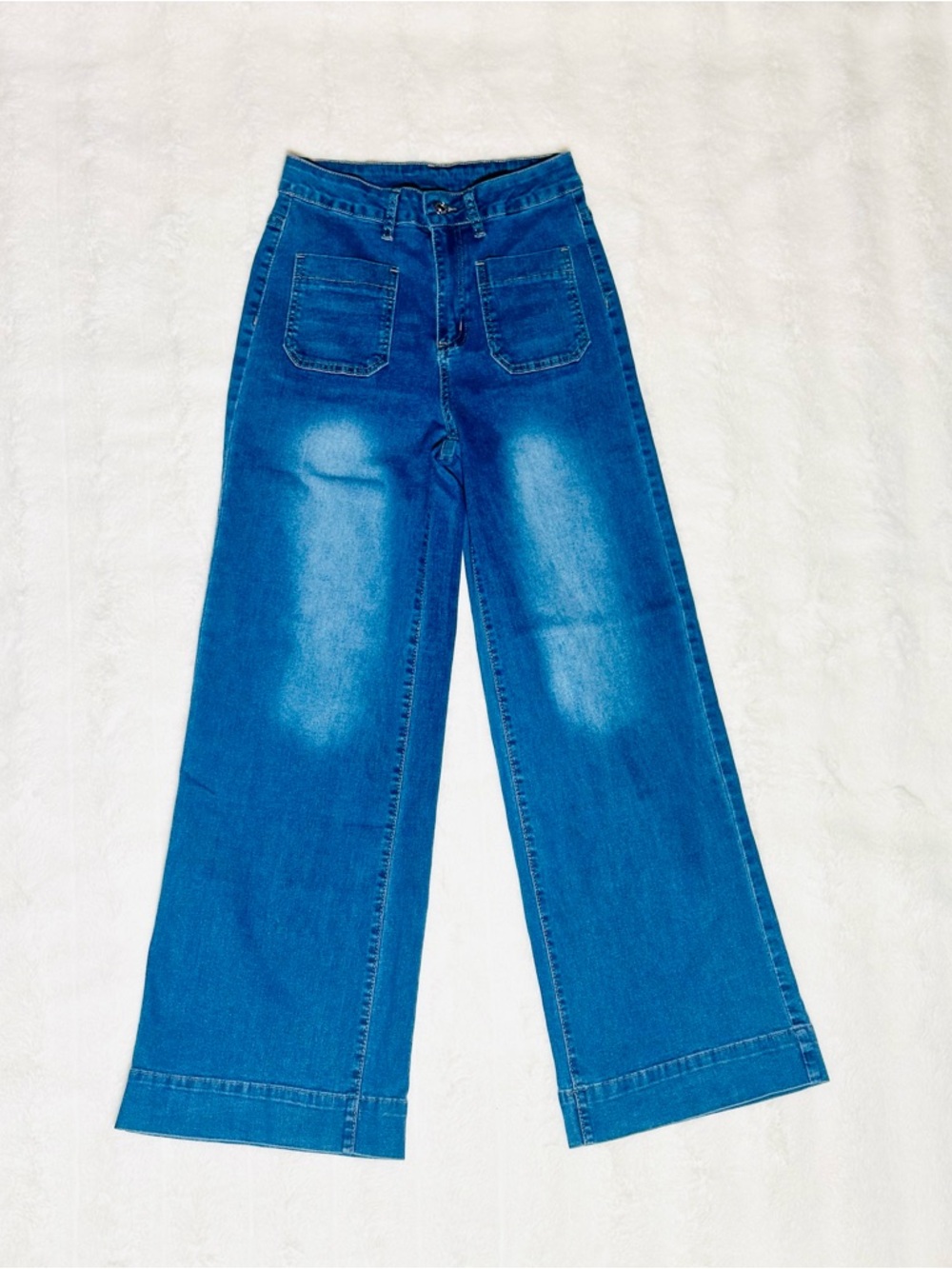 Classic Wide-Leg Women's Jeans in Medium Blue